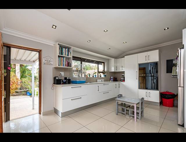 4 BEDROOM HOUSE FOR SALE IN GRAYLEIGH
